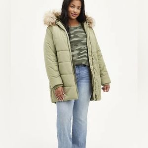 TORRID PUFFER COAT SIZE 5 OR 6 NWT